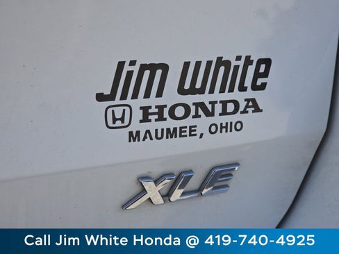 Used 2017 Toyota Sienna XLE FWD image 12