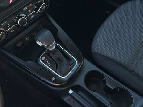 Used 2022 Kia Soul LX w/ Technology Package image 16