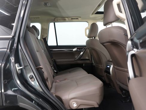 Used 2023 Lexus GX 460 Premium w/ Premium Package image 13