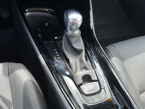 Used 2022 Toyota C-HR Limited FWD image 12
