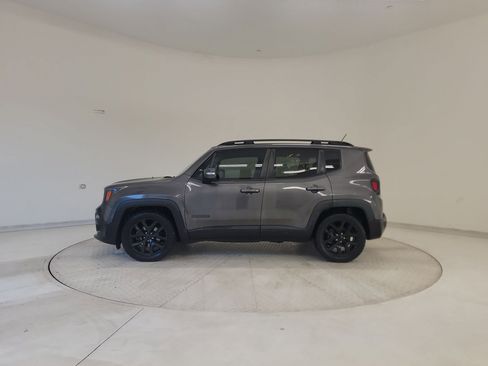 Used 2017 Jeep Renegade Altitude FWD image 2
