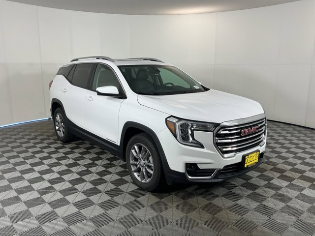 Used 2022 GMC Terrain SLT w/ GMC Pro Grade Package AWD/4WD image 3
