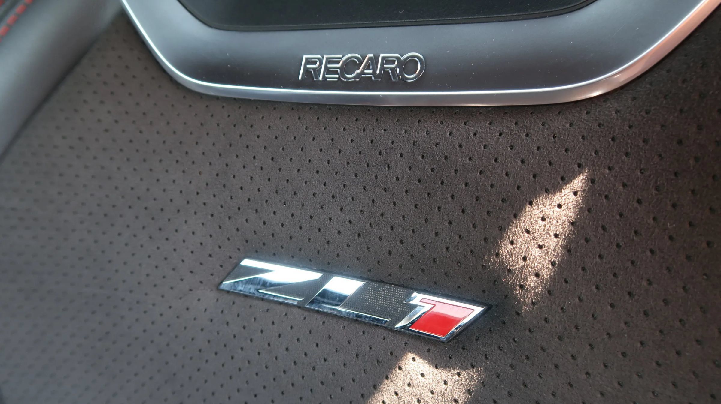 Used 2018 Chevrolet Camaro ZL1 RWD image 40