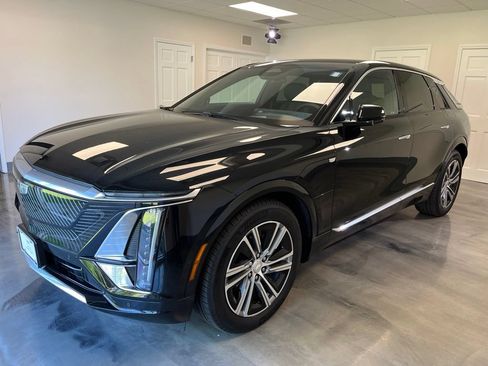 Certified 2024 Cadillac Lyriq Luxury w/ LPO, Floor Liner Package AWD/4WD image 4