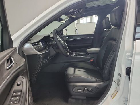 New 2025 Jeep Grand Cherokee Limited AWD/4WD image 10