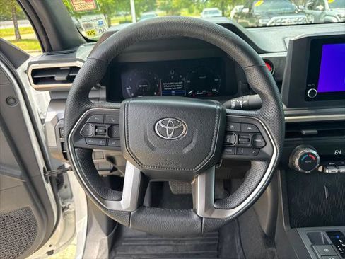 Certified 2024 Toyota Tacoma TRD Off-Road AWD/4WD image 17
