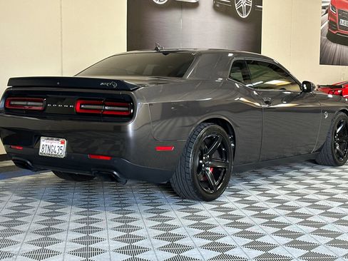 Used 2020 Dodge Challenger SRT Hellcat RWD image 4