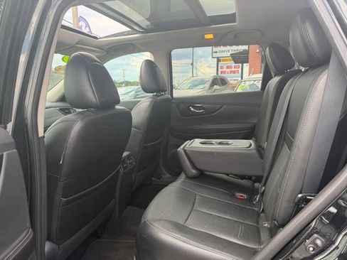 Used 2017 Nissan Rogue SL w/ SL Premium Package AWD/4WD image 14