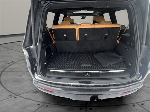 Used 2025 Jeep Grand Wagoneer Series III w/ Rear Seat Video Group 1 image 40