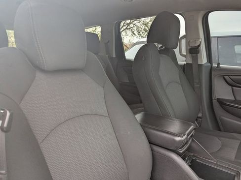Used 2016 Chevrolet Traverse LT image 9