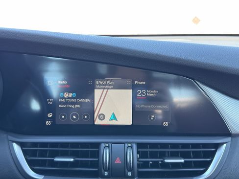 Used 2024 Alfa Romeo Giulia Veloce image 24