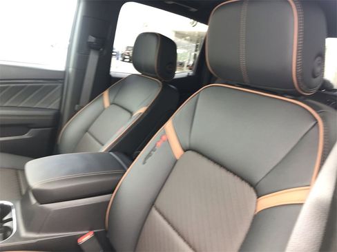 New 2025 GMC Canyon AT4 w/ Nightfall Edition image 11