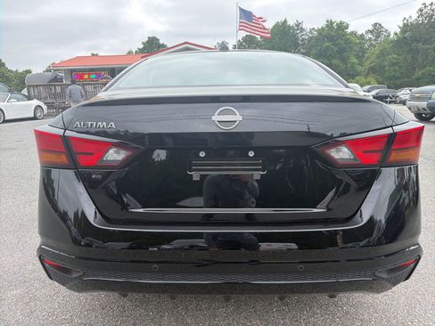 Used 2025 Nissan Altima 2.5 SV FWD image 5