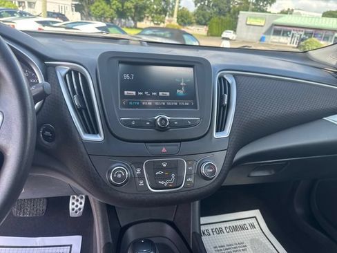 Used 2017 Chevrolet Malibu LS FWD image 17