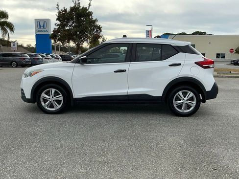 Used 2019 Nissan Kicks S w/ Exterior Package image 3