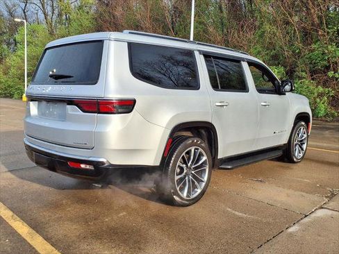Used 2024 Jeep Wagoneer Series II w/ Premium Group I AWD/4WD image 6