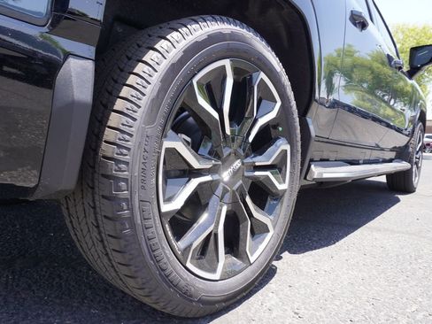 New 2025 GMC Sierra EV Denali image 6