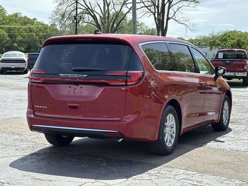 New 2027 Chrysler Pacifica Select FWD image 33