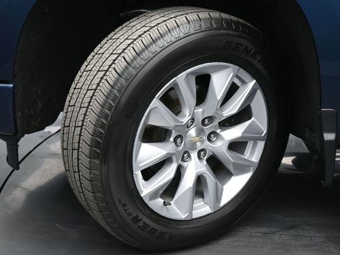 Used 2022 Chevrolet Silverado 1500 Custom image 15