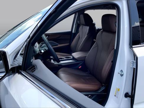Used 2025 Acura MDX FWD w/ Technology Package image 8