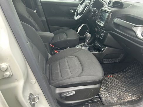 Certified 2021 Jeep Renegade Latitude w/ Convenience Group AWD/4WD image 30