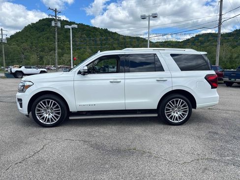 Used 2022 Ford Expedition Platinum AWD/4WD image 2