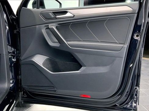 Used 2023 Volkswagen Tiguan SE image 23