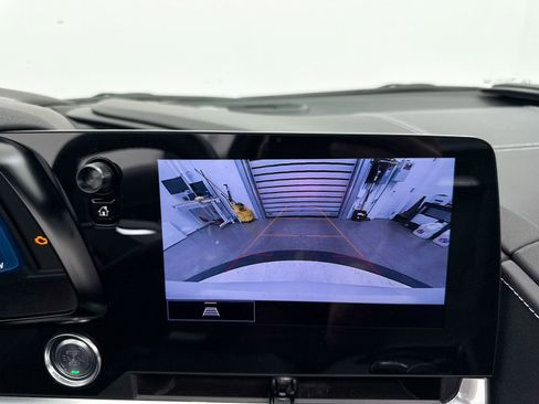 Used 2022 Chevrolet Corvette Stingray Coupe w/ Z51 Performance Package image 10