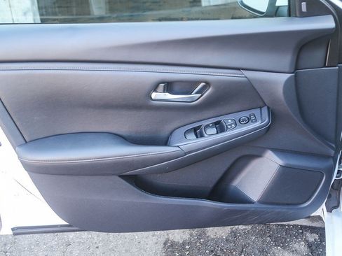 Used 2024 Nissan Sentra SV FWD image 19