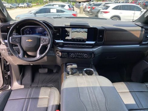 Used 2023 Chevrolet Silverado 1500 High Country w/ High Country Premium Package AWD/4WD image 28