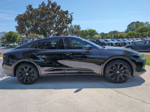 Certified 2025 Toyota Crown Nightshade image 11