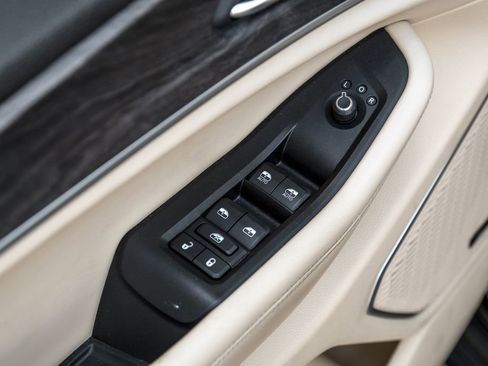 Used 2022 Jeep Grand Cherokee L Limited RWD image 56