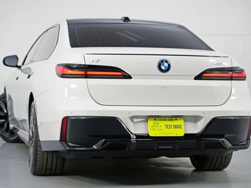Used 2023 BMW i7 xDrive60 w/ Executive Package 2 AWD/4WD image 5
