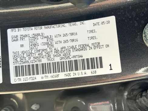 Used 2020 Toyota Tacoma TRD Off-Road AWD/4WD image 31