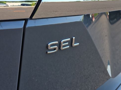 Used 2025 Volkswagen Atlas SEL Premium R-Line AWD/4WD image 29