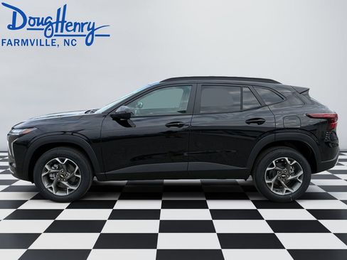 New 2026 Chevrolet Trax LT w/ Sunroof Package image 2