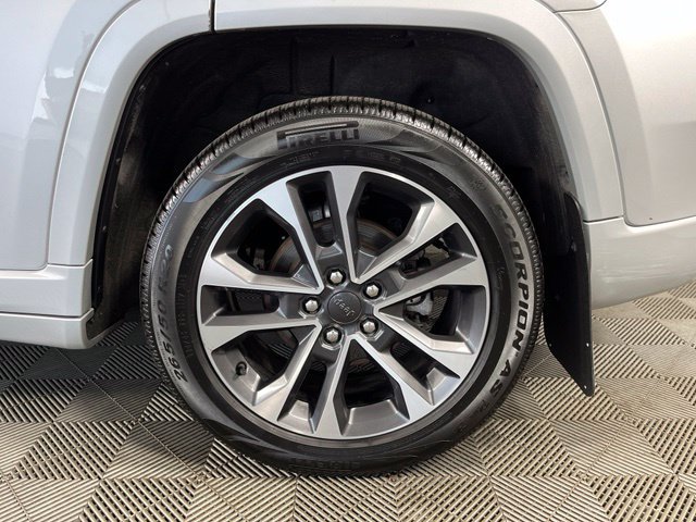 Used 2023 Jeep Grand Cherokee Overland AWD/4WD image 10