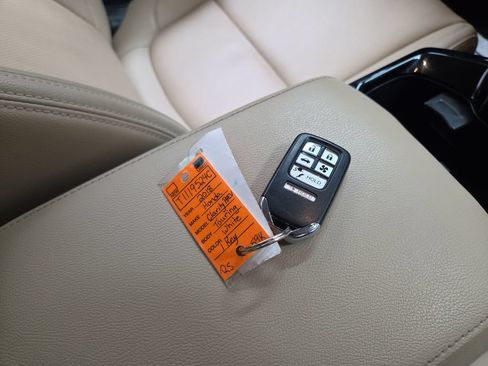 Used 2018 Honda Clarity Touring image 12