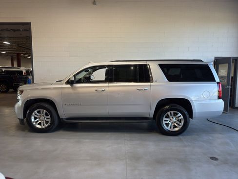 Used 2020 Chevrolet Suburban LT AWD/4WD image 2