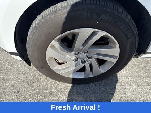 Used 2024 Land Rover Range Rover Evoque S image 19