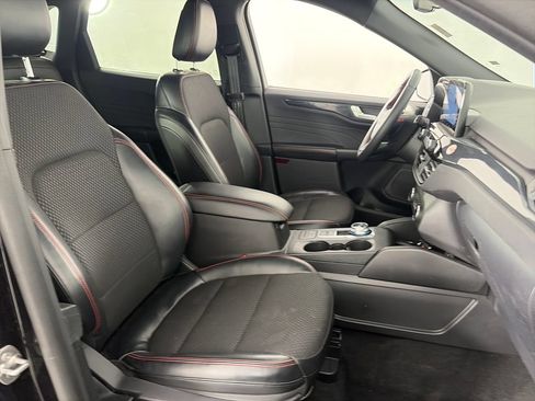 Used 2025 Ford Escape ST-Line Select AWD/4WD image 31
