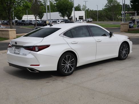 Used 2023 Lexus ES 350 w/ Premium Package image 9