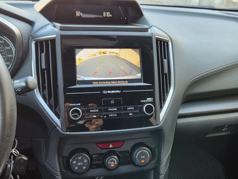 Used 2018 Subaru Crosstrek 2.0i Premium image 12