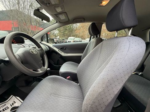 Used 2010 Toyota Yaris 2-Door Hatchback image 13