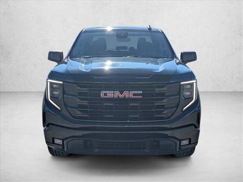 Used 2022 GMC Sierra 1500 Elevation image 2