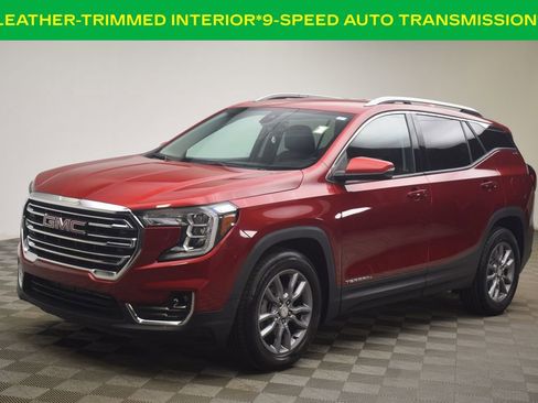 Used 2024 GMC Terrain SLT image 3