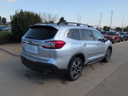 Used 2025 Subaru Ascent Limited image 7