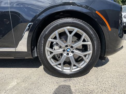 Used 2023 BMW X7 xDrive40i w/ Parking Assistance Package image 7