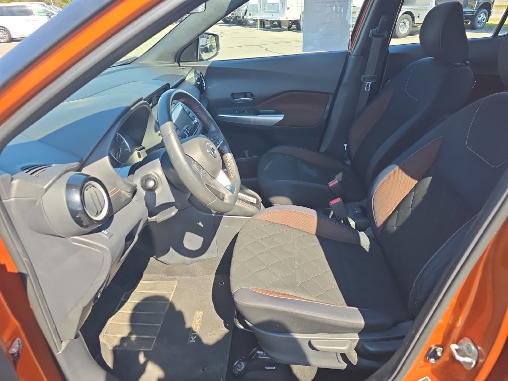 Used 2018 Nissan Kicks SR FWD image 19