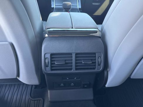 Used 2024 Land Rover Range Rover Velar Dynamic SE image 16